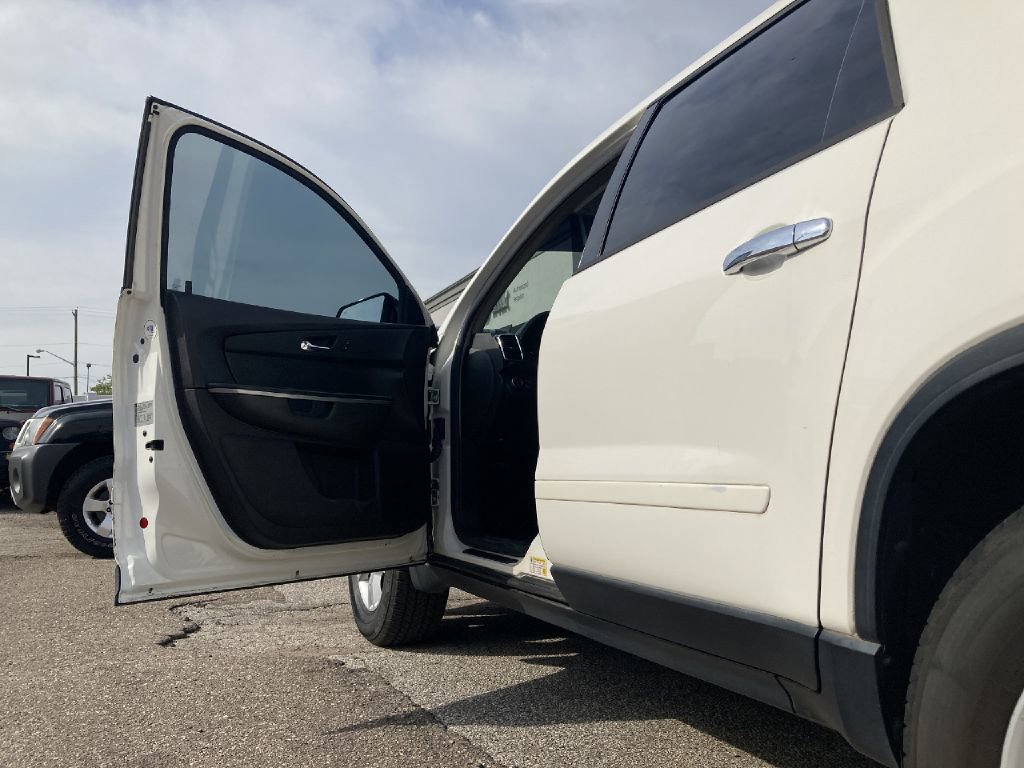 Used 2008 GMC Acadia SLE image 6