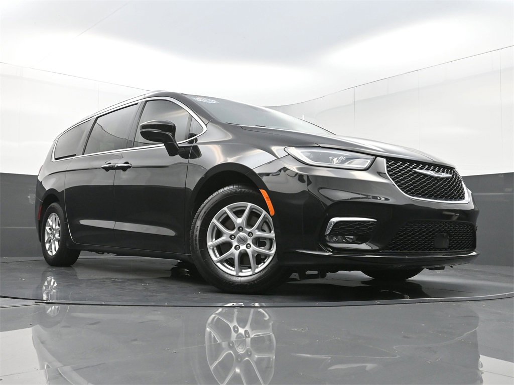 Used 2021 Chrysler Pacifica Touring-L image 27