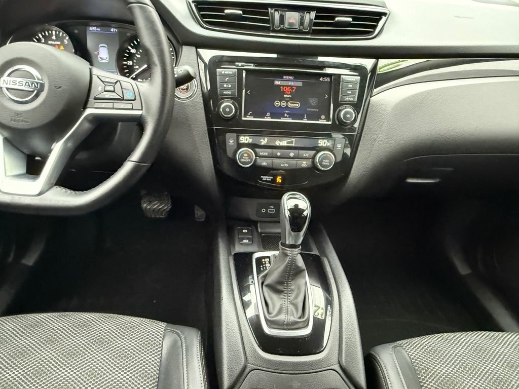 Used 2022 Nissan Rogue Sport SV w/ Technology Package image 14
