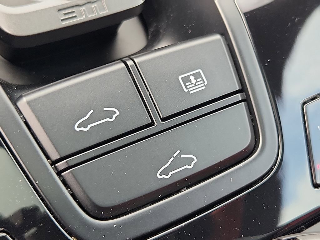 Certified 2024 Porsche 911 Carrera 4 GTS image 23