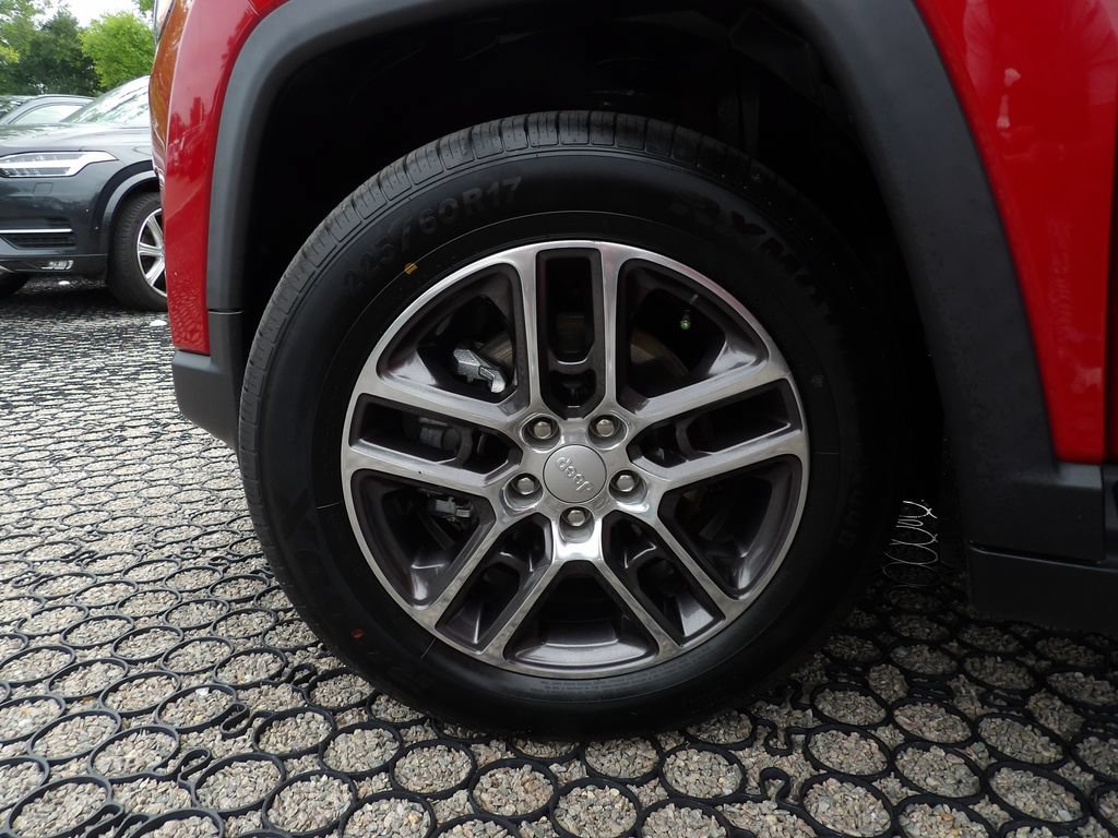 Used 2019 Jeep Compass Latitude w/ Popular Equipment Group FWD image 27