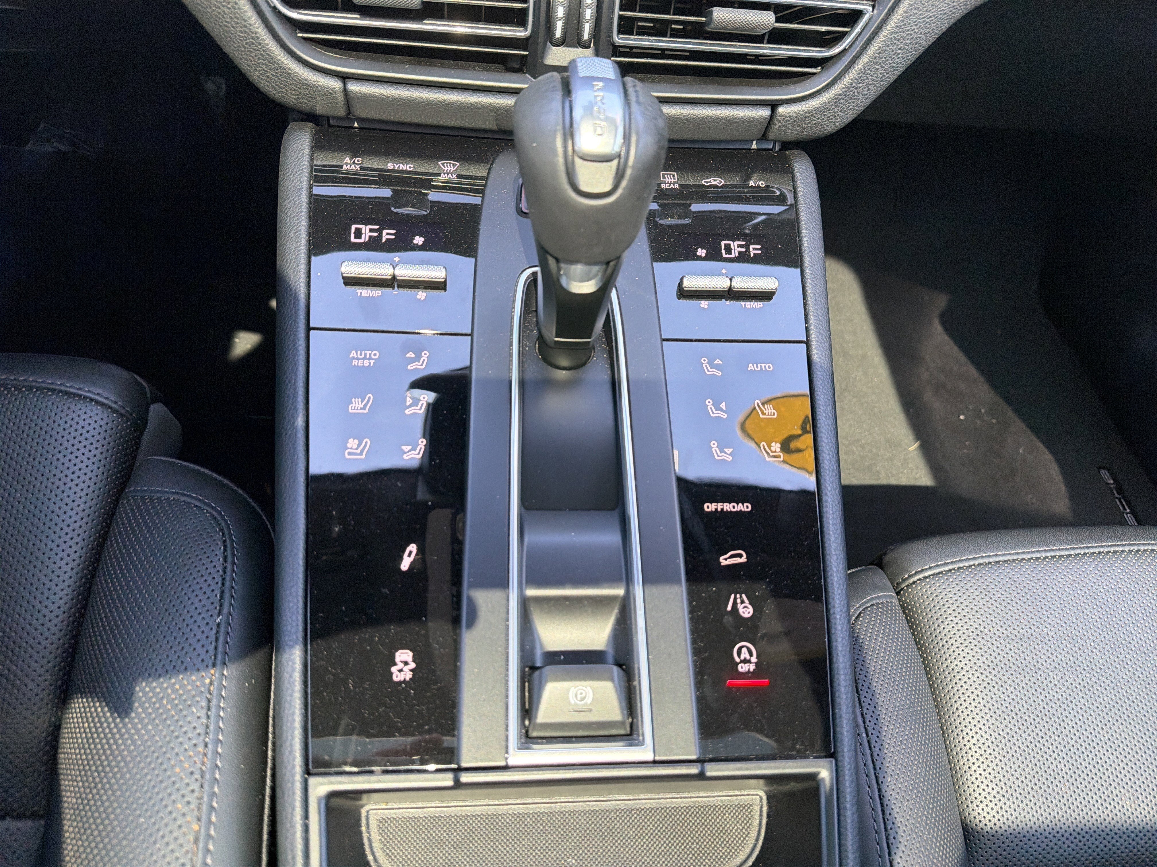 Used 2023 Porsche Macan S AWD/4WD image 17