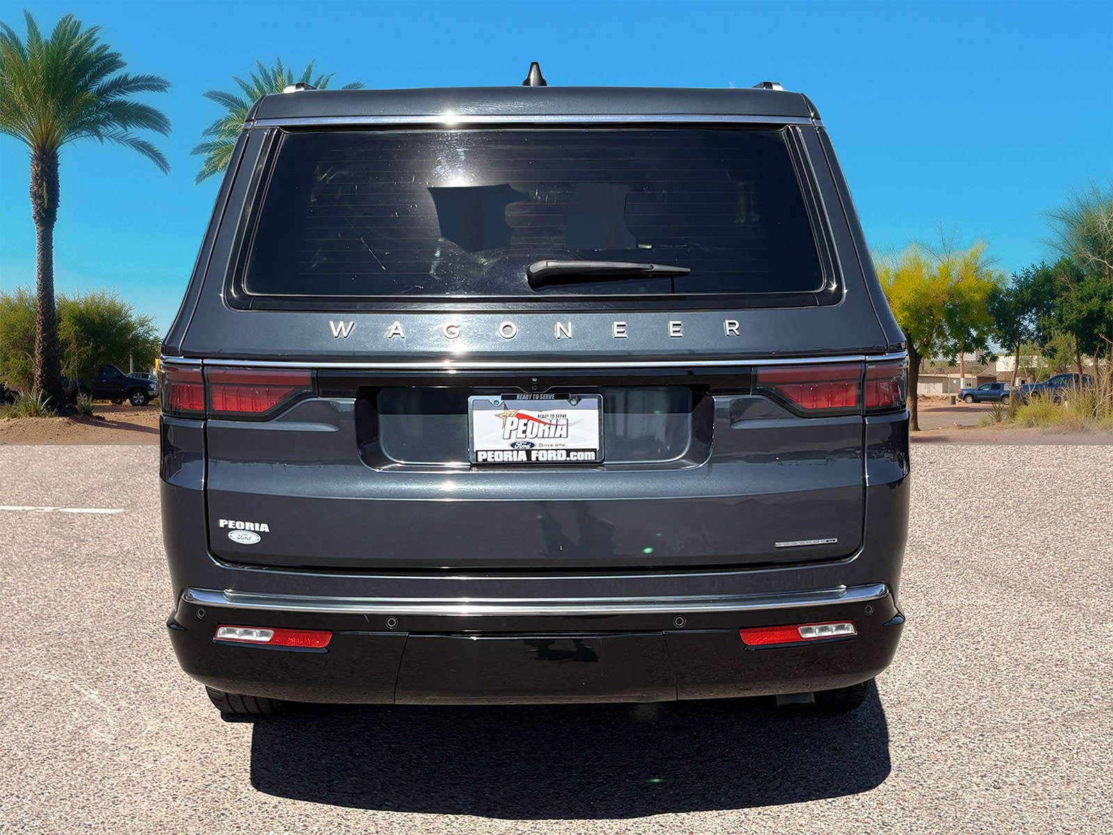 Used 2024 Jeep Wagoneer L Series III w/ Flexible Seating Group AWD/4WD image 4