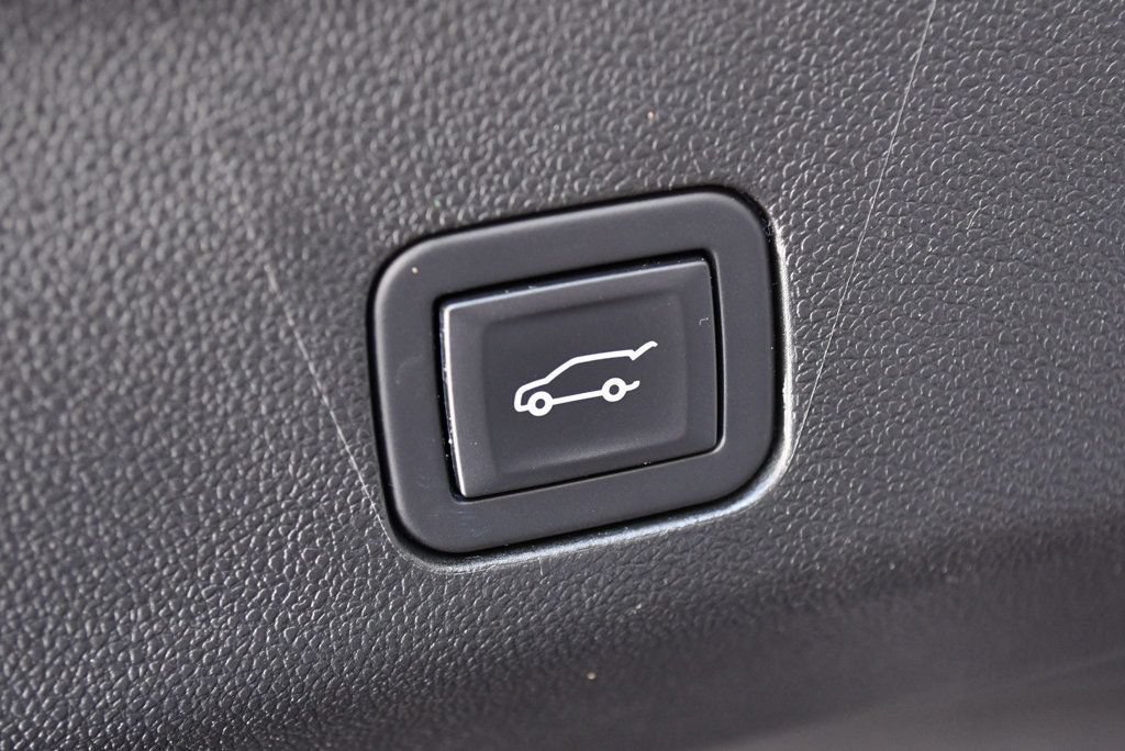 Used 2023 GMC Yukon Denali Ultimate AWD/4WD image 19