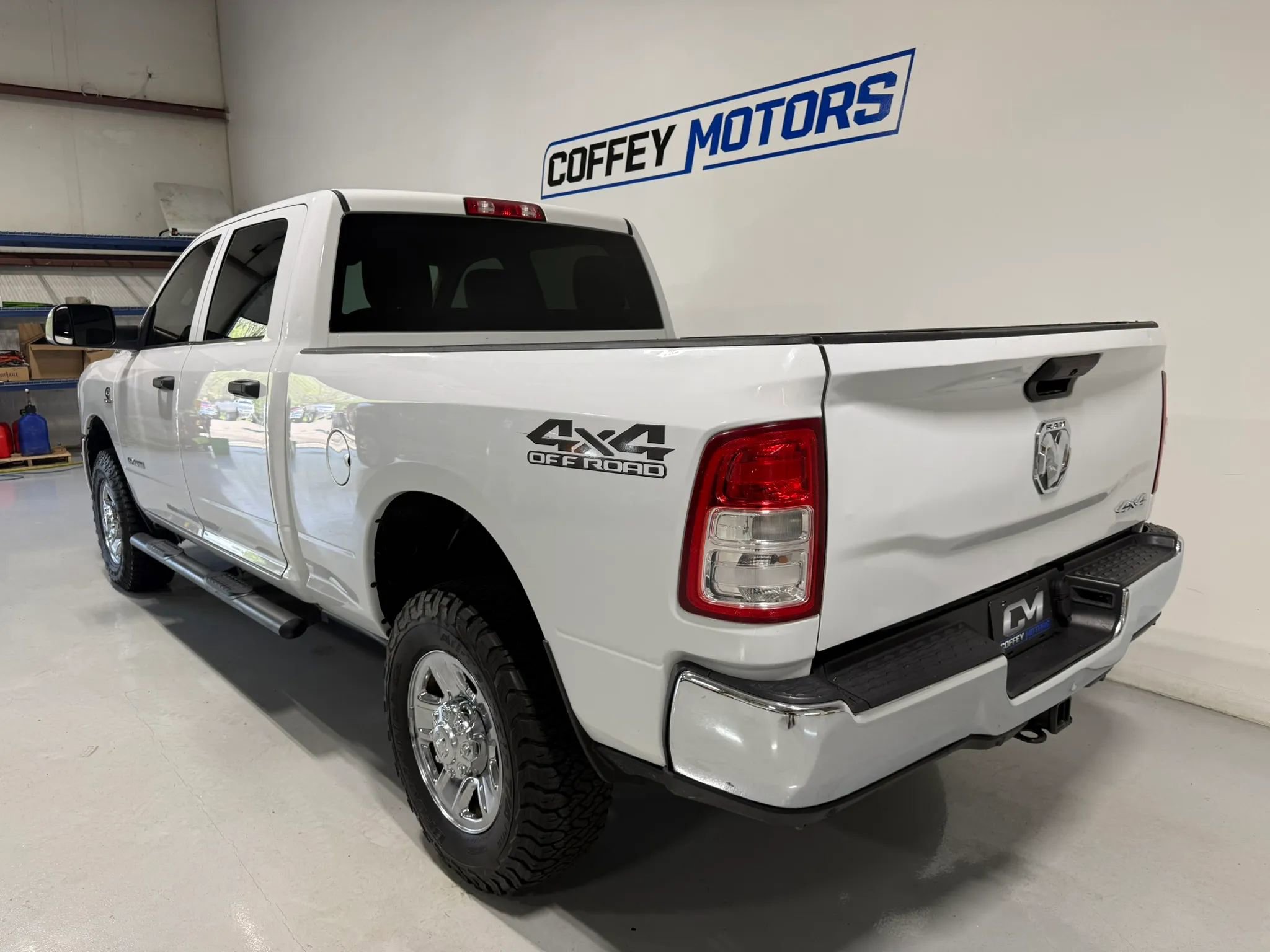 Used 2020 RAM 2500 Tradesman w/ Chrome Appearance Group AWD/4WD image 4