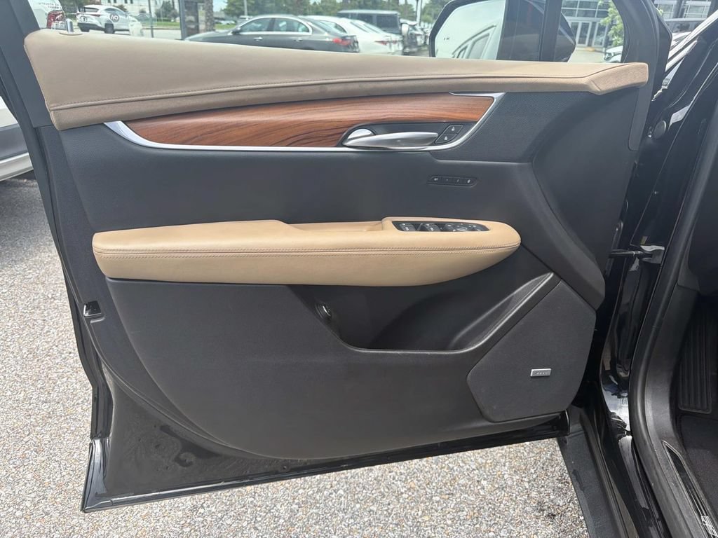 Used 2019 Cadillac XT5 Platinum AWD/4WD image 19
