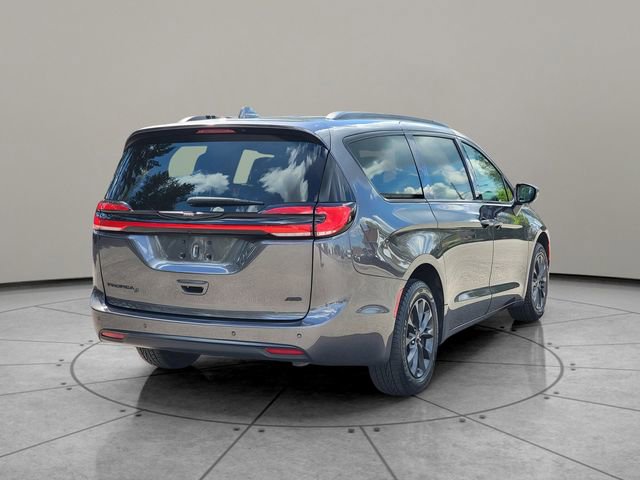 Certified 2021 Chrysler Pacifica Touring-L w/ S Appearance Package AWD/4WD image 12
