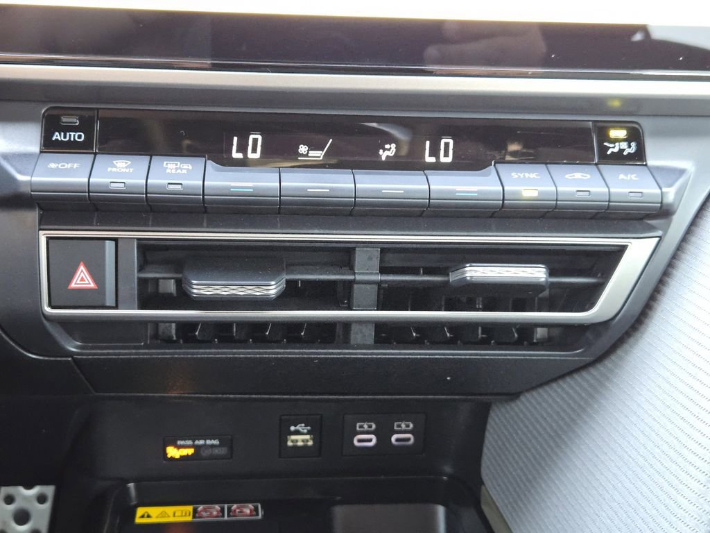 Used 2026 Toyota Camry SE w/ Multimedia Upgrade Package FWD image 21