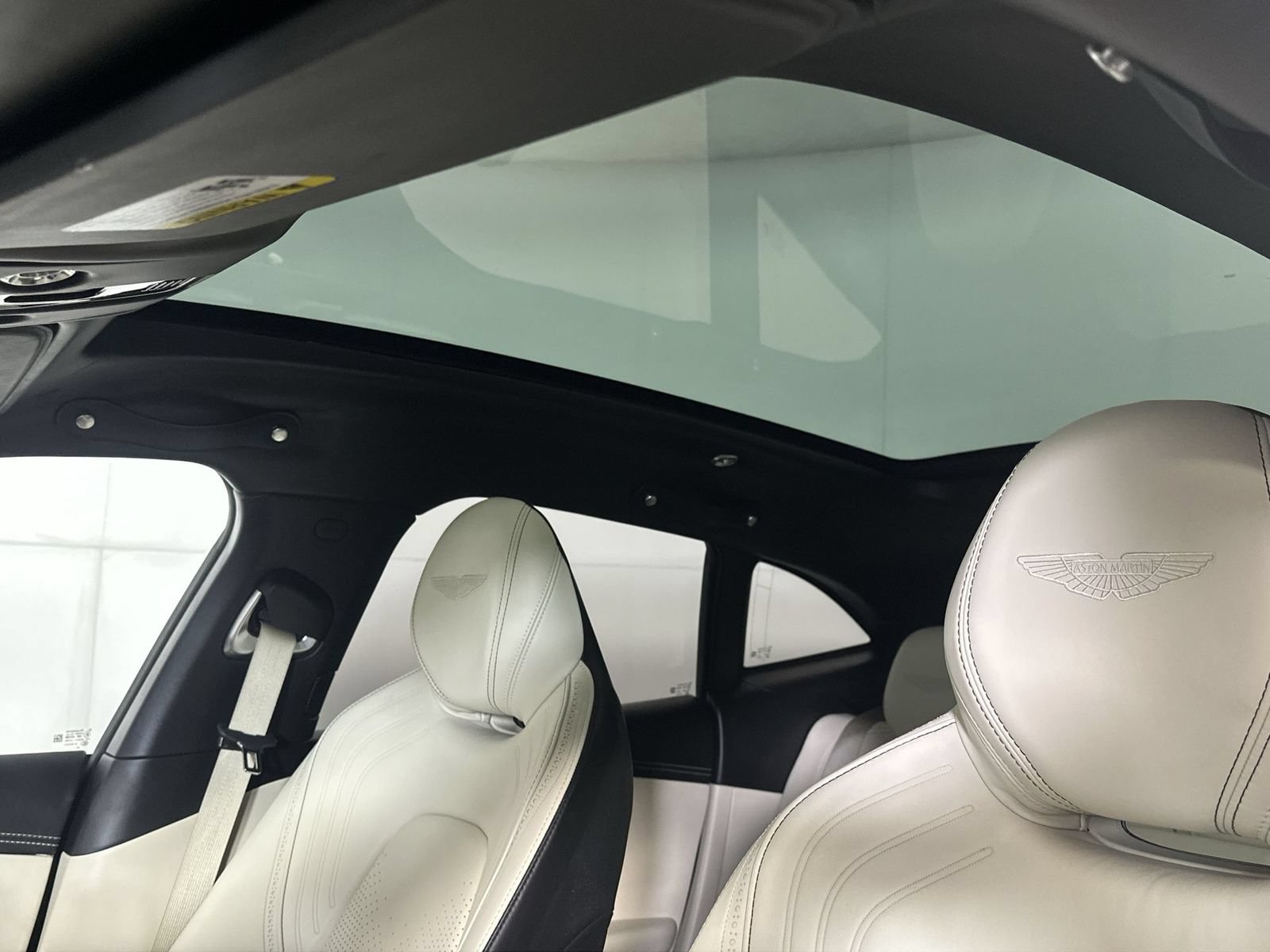 Used 2021 Aston Martin DBX AWD/4WD image 22