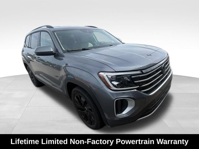 Used 2024 Volkswagen Atlas SE w/ Black Wheel Package FWD image 2