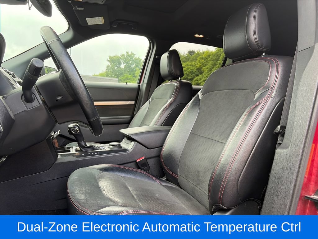 Used 2019 Ford Explorer XLT w/ Equipment Group 202A AWD/4WD image 17