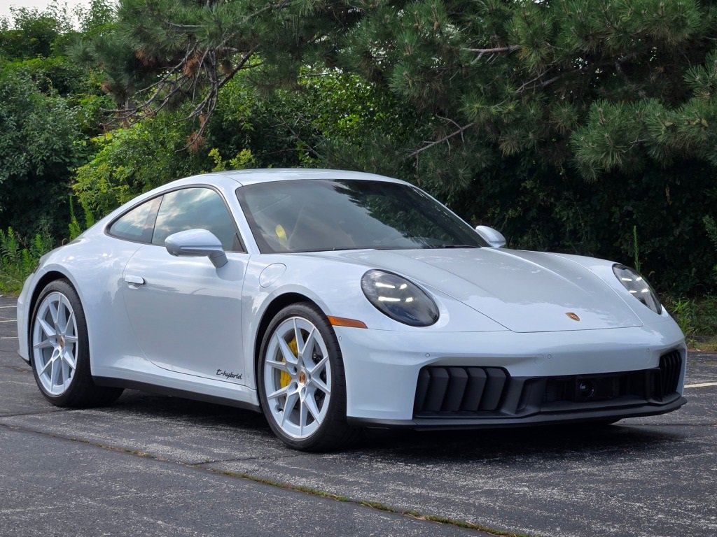 Certified 2025 Porsche 911 Carrera 4 GTS image 9
