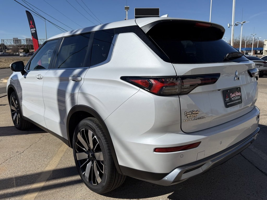 New 2026 Mitsubishi Outlander SE image 5