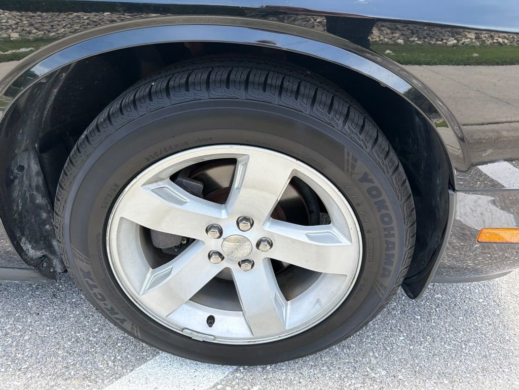 Used 2012 Dodge Challenger SXT RWD image 7