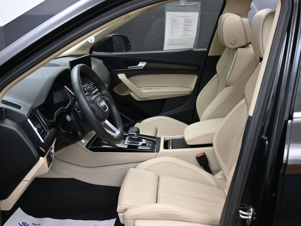Used 2023 Audi Q5 2.0T Prestige w/ Prestige Package image 18