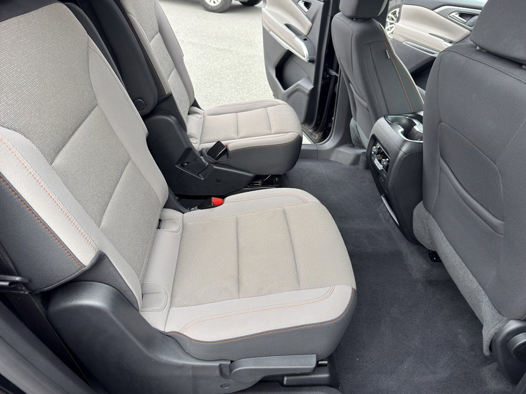Used 2025 Chevrolet Traverse LT image 31