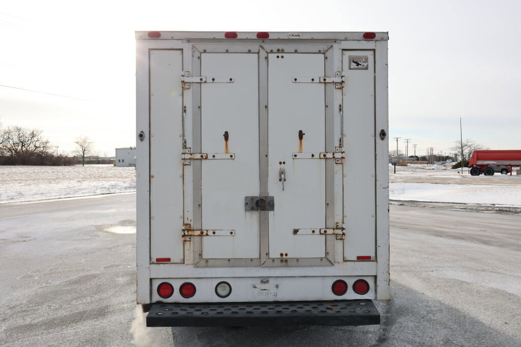 Used 2004 GMC Savana 3500 image 3