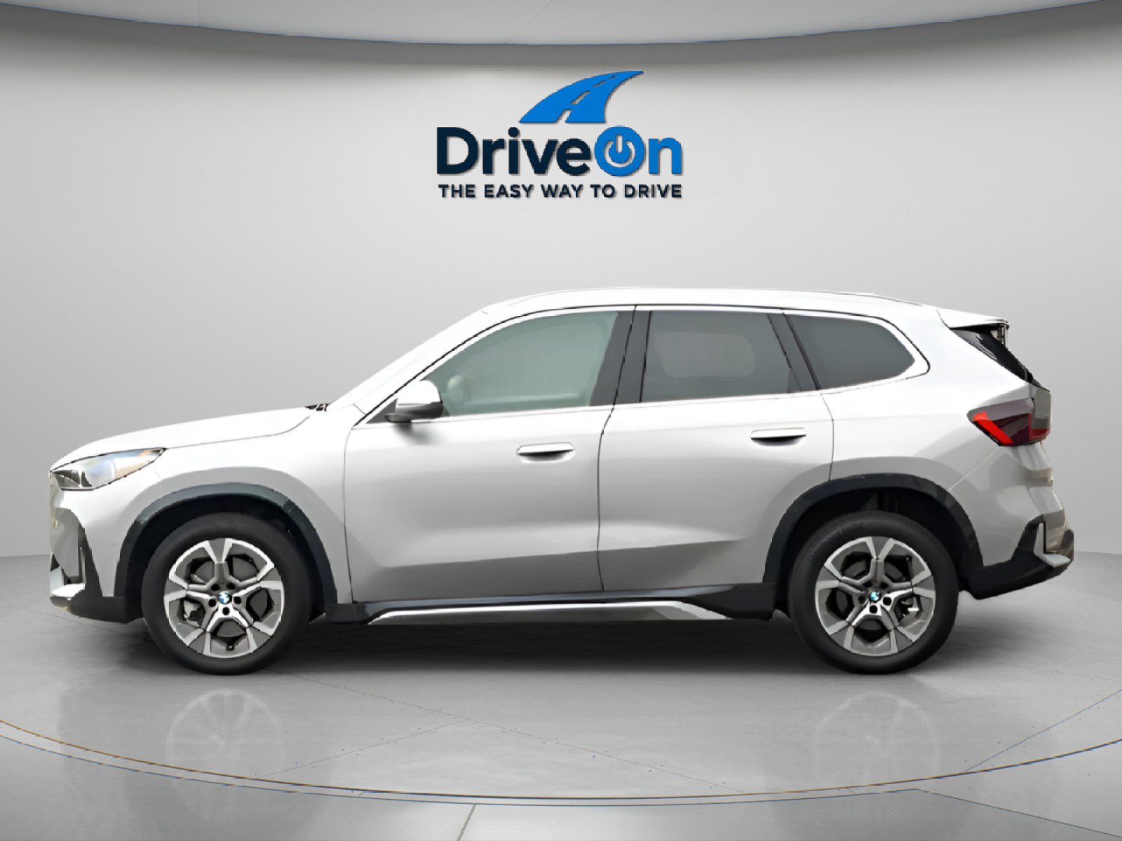 Used 2025 BMW X1 xDrive28i image 4