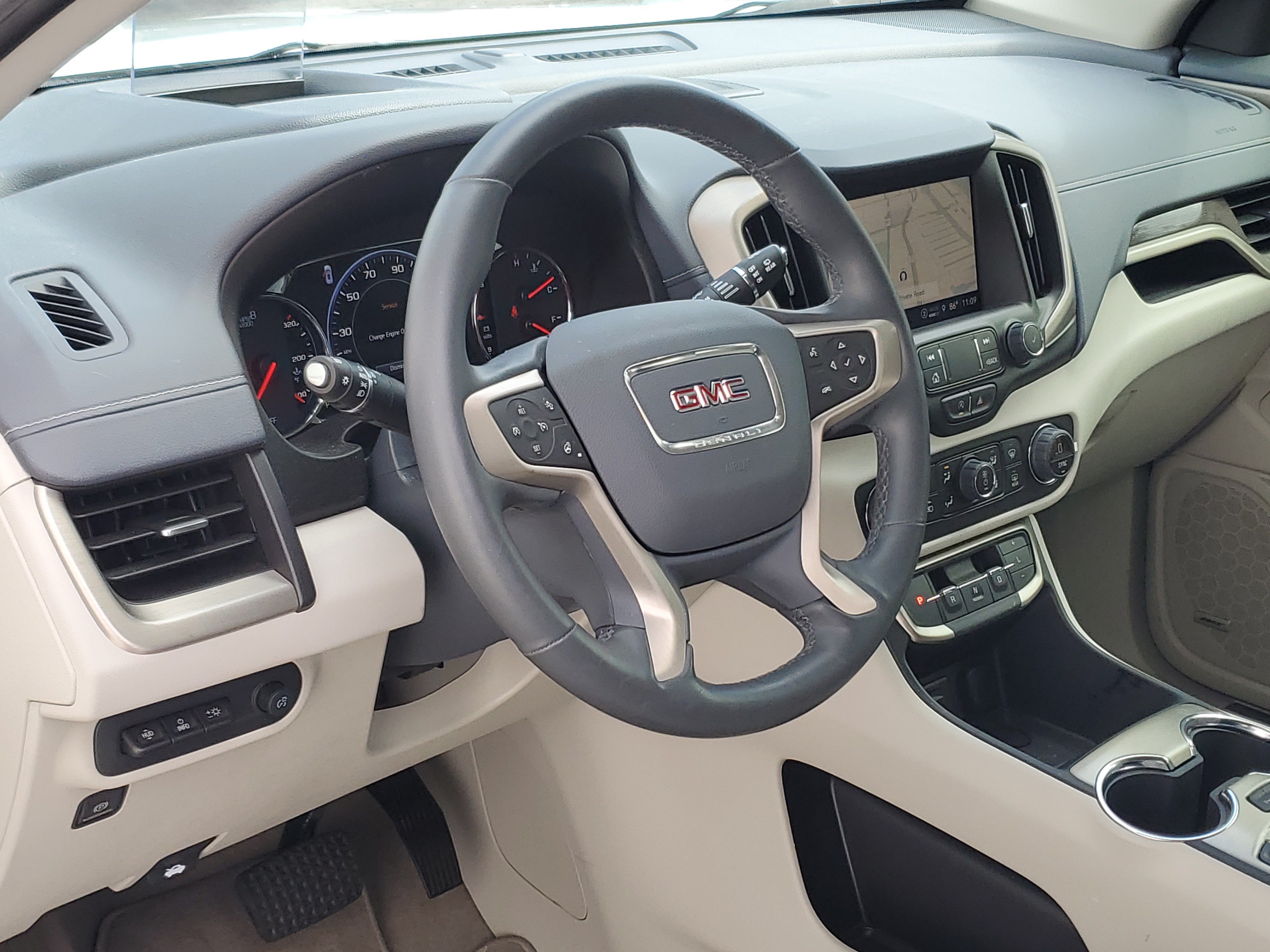 Used 2024 GMC Terrain Denali w/ Denali Premium Package AWD/4WD image 11