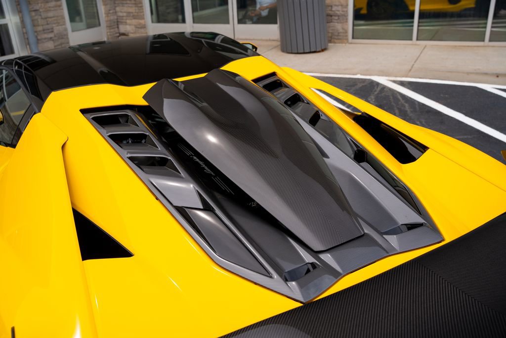 Used 2024 Lamborghini Revuelto AWD/4WD image 25