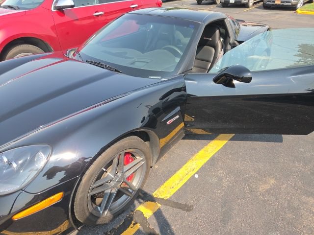 Used 2007 Chevrolet Corvette Z06 w/ Preferred Equipment Group RWD image 6