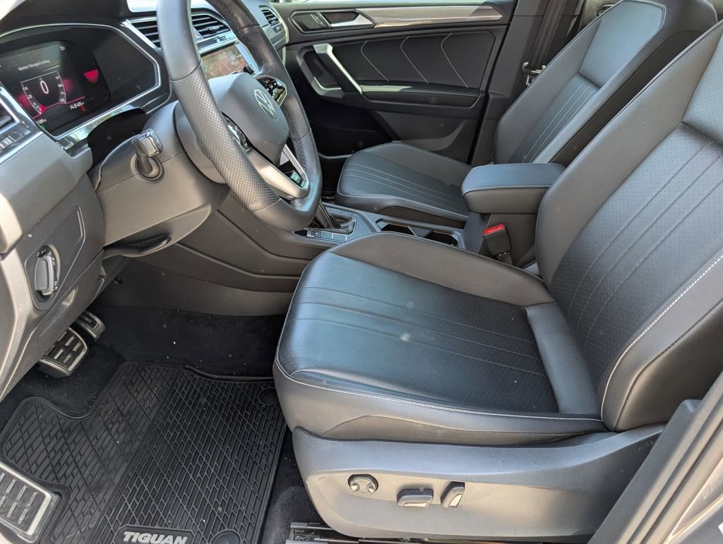 Used 2022 Volkswagen Tiguan SE R-Line image 20