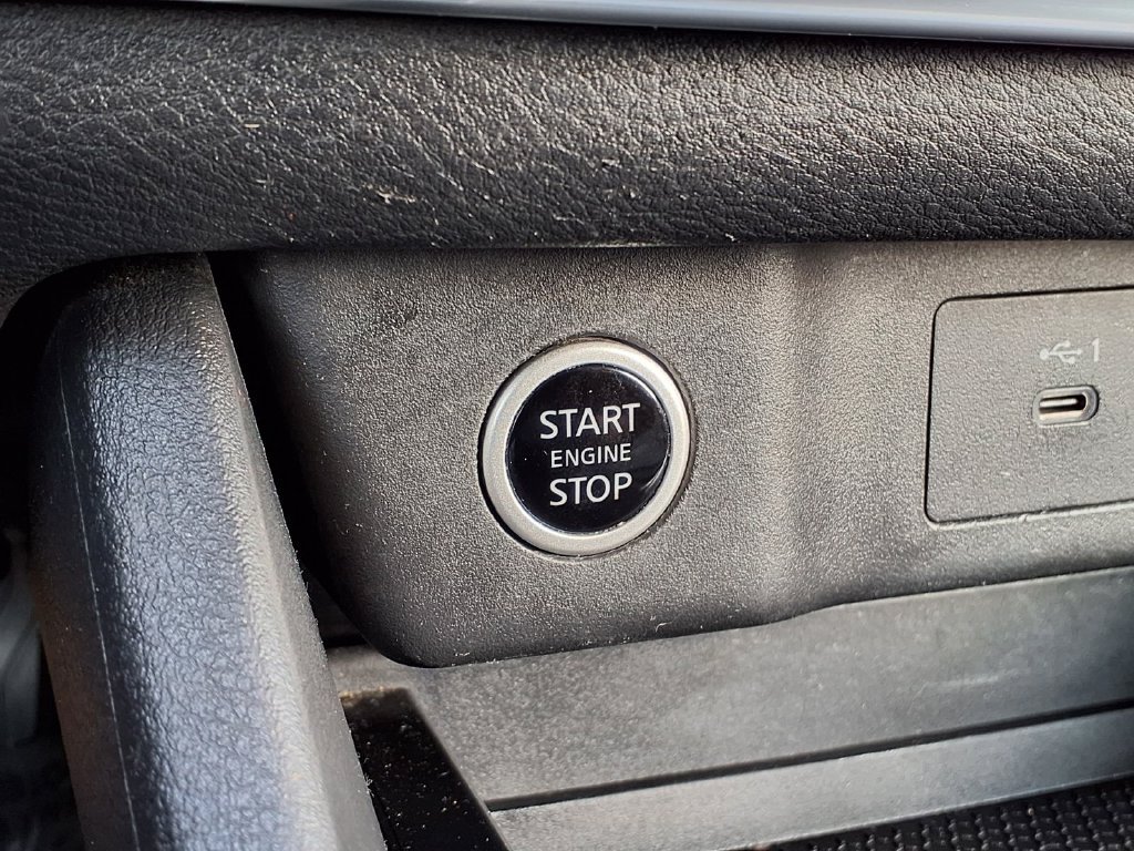 Used 2022 Nissan Rogue SV FWD image 19