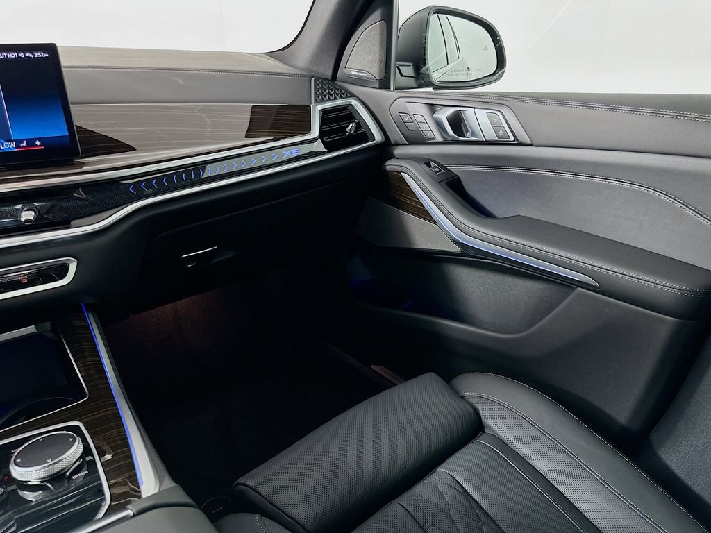 Certified 2024 BMW X5 xDrive40i w/ Premium Package image 24