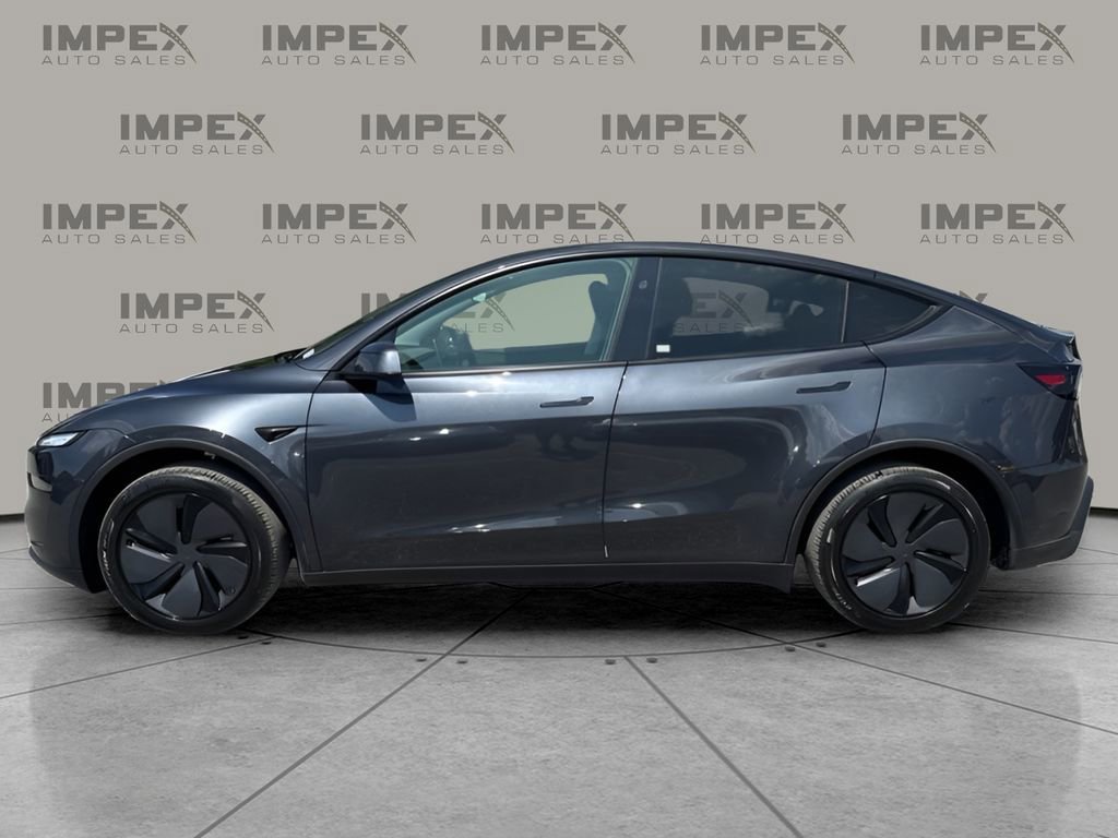 Used 2026 Tesla Model Y 2WD image 2
