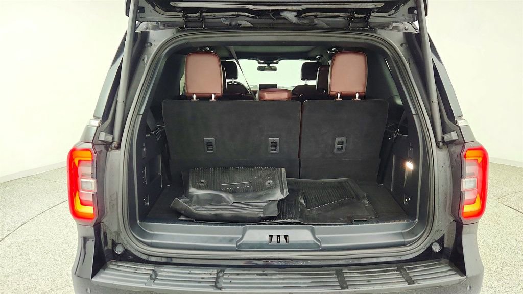 Used 2023 Ford Expedition Limited AWD/4WD image 23