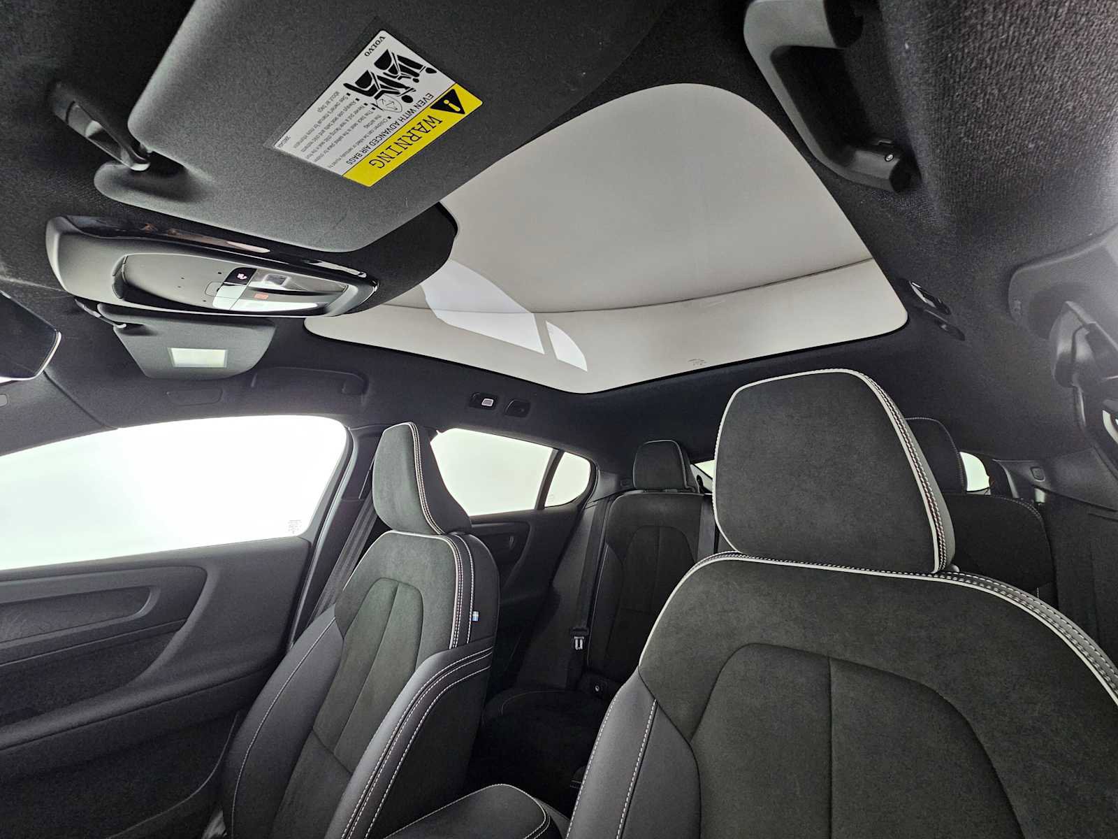 Used 2023 Volvo C40 P8 Recharge Ultimate image 23