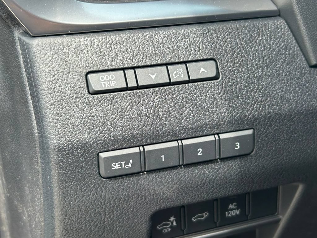 Used 2026 Lexus GX 550 w/ Accessory Package (2T) AWD/4WD image 31