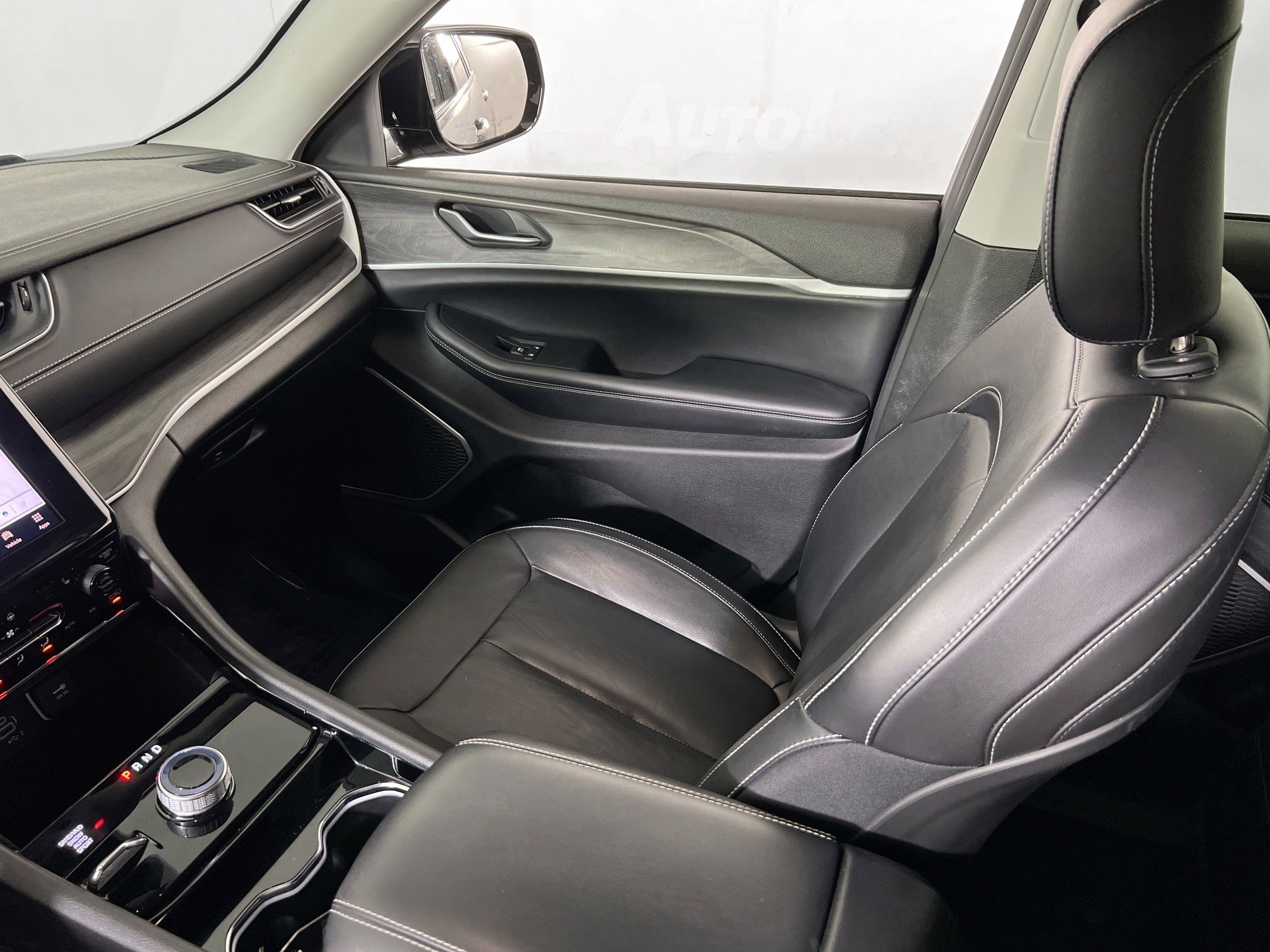 Used 2022 Jeep Grand Cherokee Limited image 22