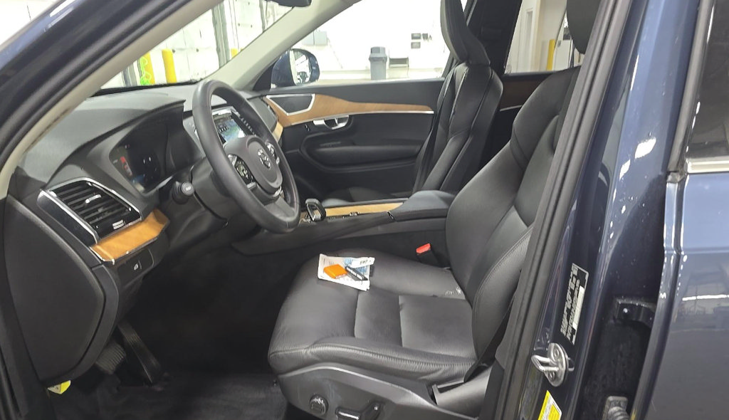 Certified 2024 Volvo XC90 B6 Plus w/ Protection Package AWD/4WD image 14