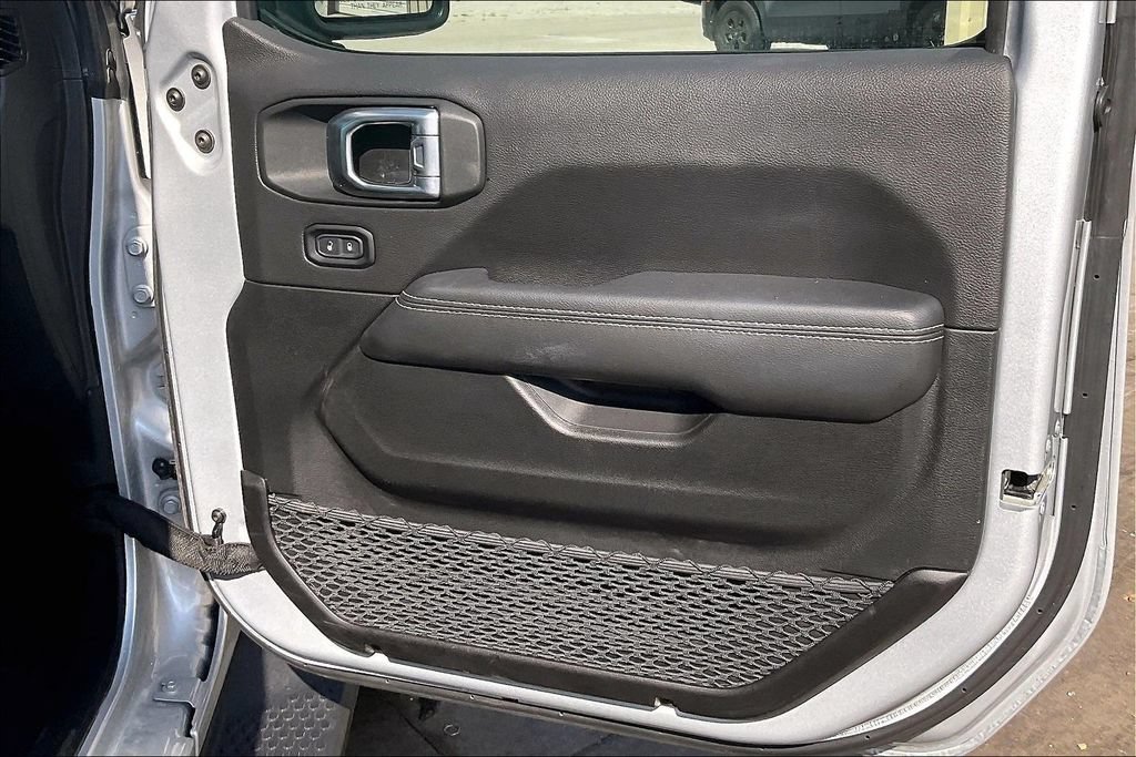 Used 2023 Jeep Wrangler Unlimited Sahara AWD/4WD image 24