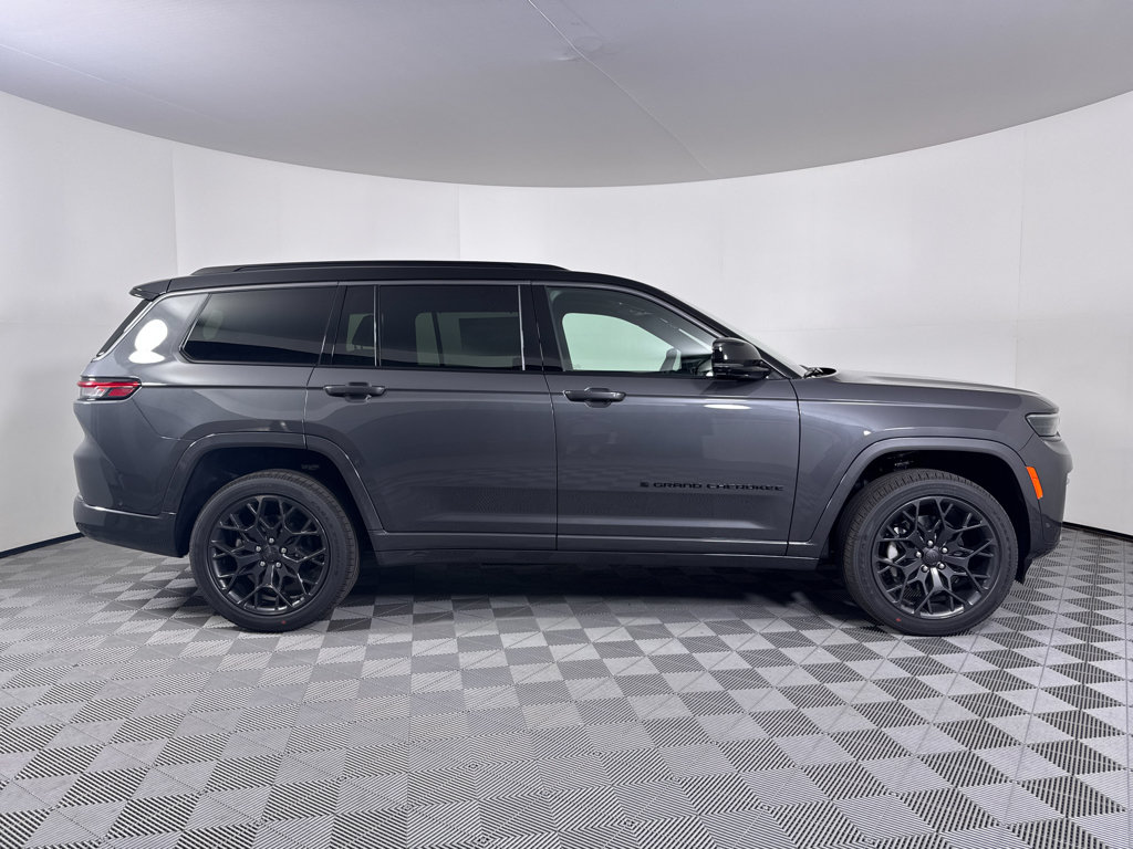 New 2026 Jeep Grand Cherokee L Summit w/ Obsidian Package AWD/4WD image 16