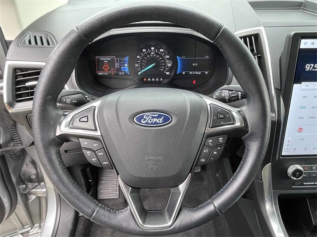 Used 2024 Ford Edge Titanium image 19