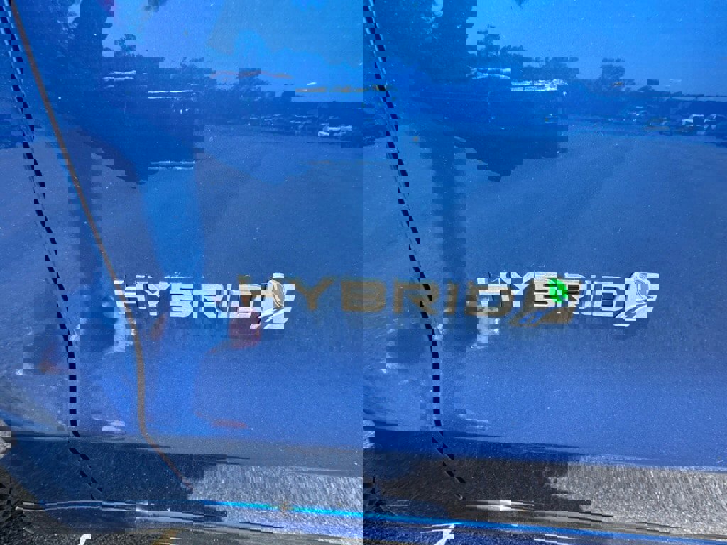 Used 2017 Ford Fusion SE w/ Equipment Group 601A image 18