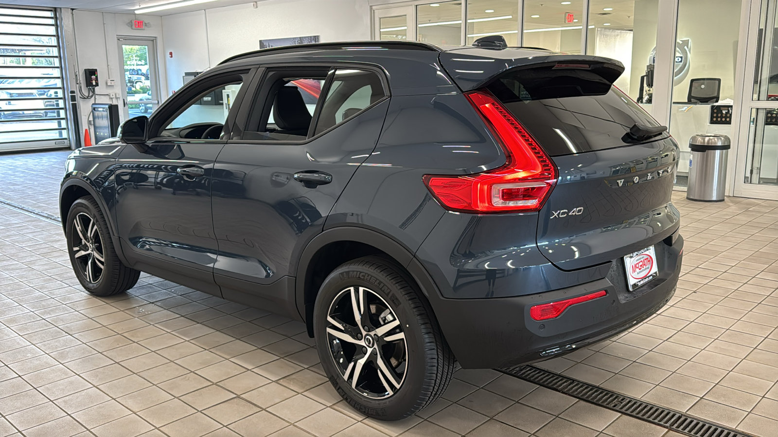 New 2026 Volvo XC40 B5 Core w/ Climate Package AWD/4WD image 7