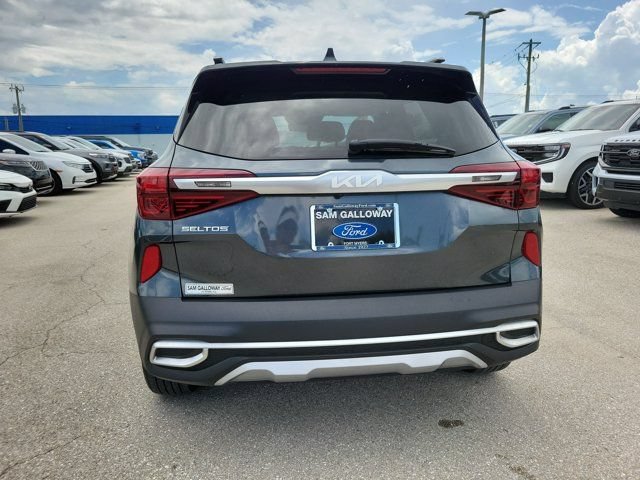 Used 2023 Kia Seltos EX AWD/4WD image 5