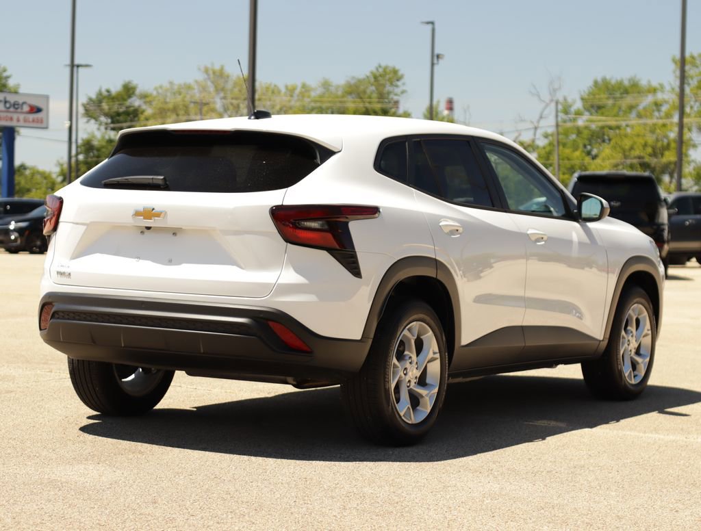 Used 2026 Chevrolet Trax LS w/ LS Convenience Package FWD image 7