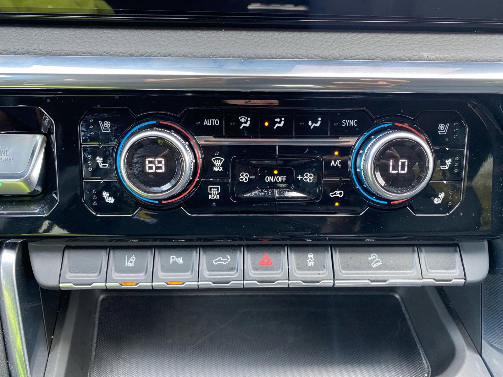 Used 2025 GMC Sierra 2500 Denali w/ Denali Reserve Package image 18