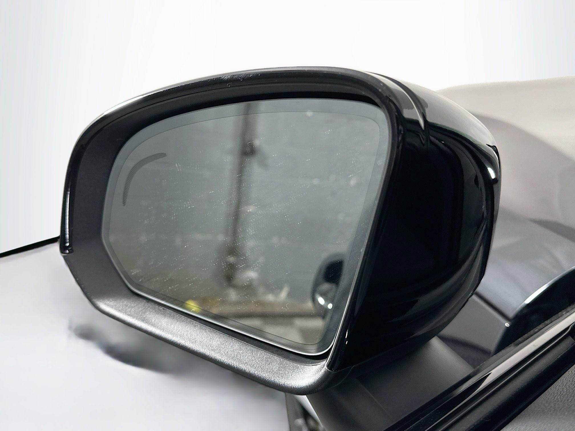 Used 2024 Volvo XC40 B5 Plus image 16