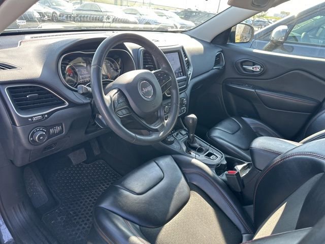 Used 2020 Jeep Cherokee Trailhawk image 13