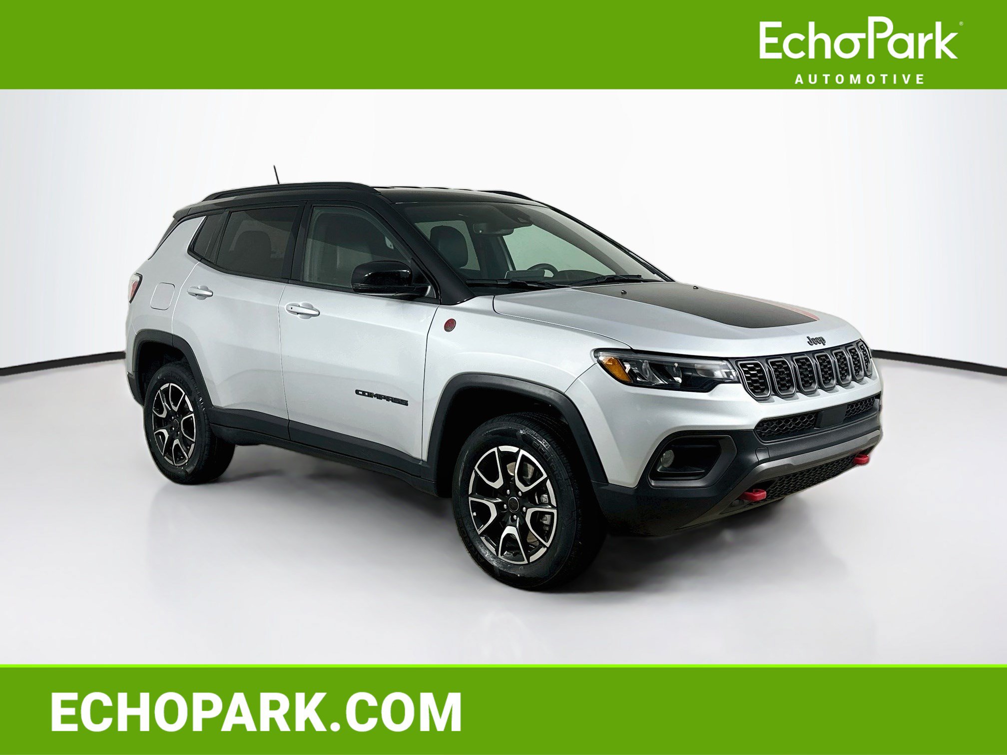 Used 2025 Jeep Compass Trailhawk AWD/4WD image 1