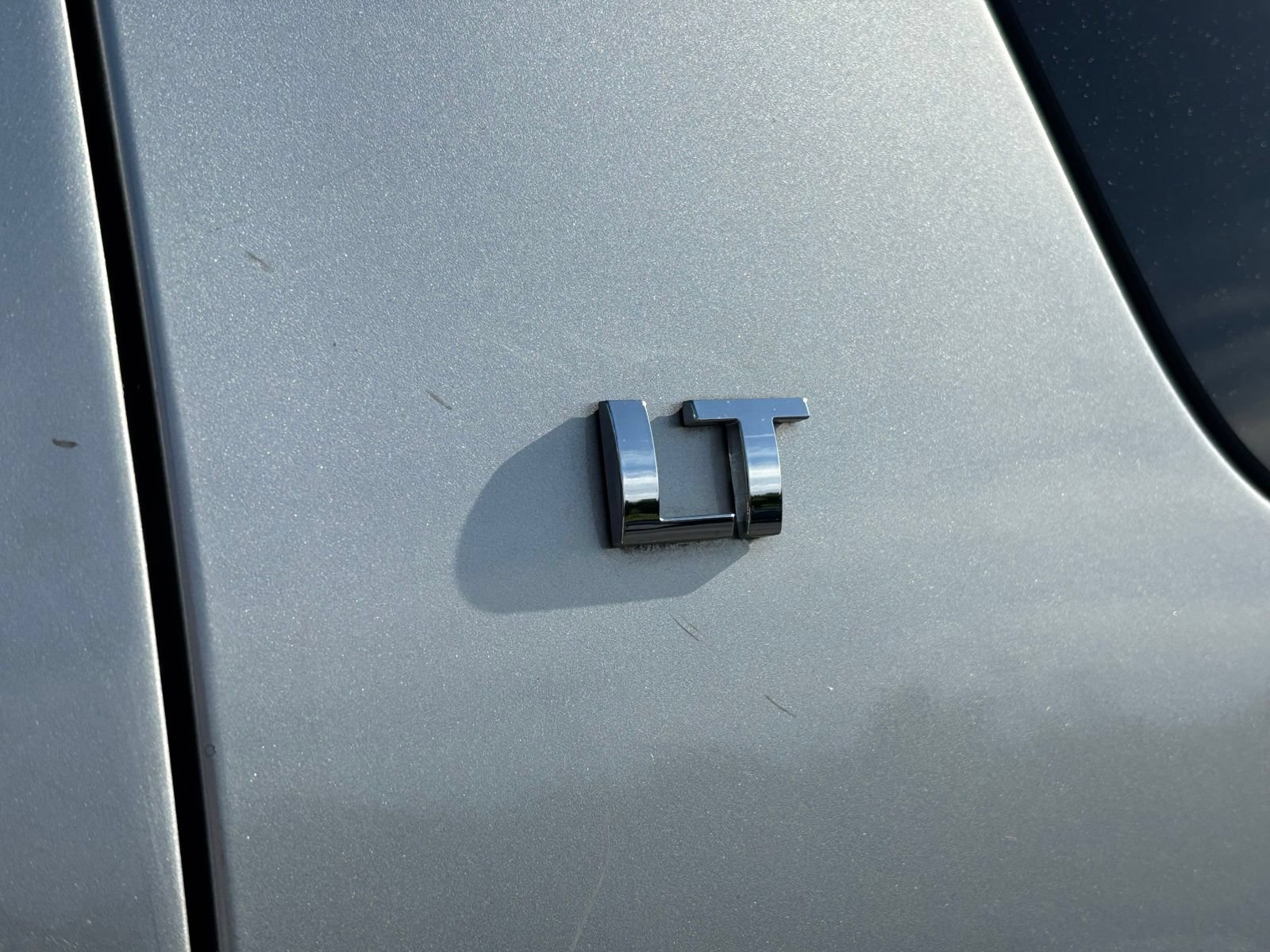 Used 2013 Chevrolet Suburban LT w/ Luxury Package RWD image 3