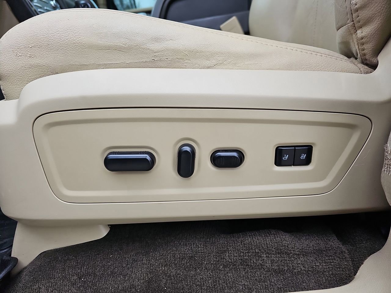 Used 2015 Lincoln Navigator 4WD w/ Equipment Group 101A Reserve image 33