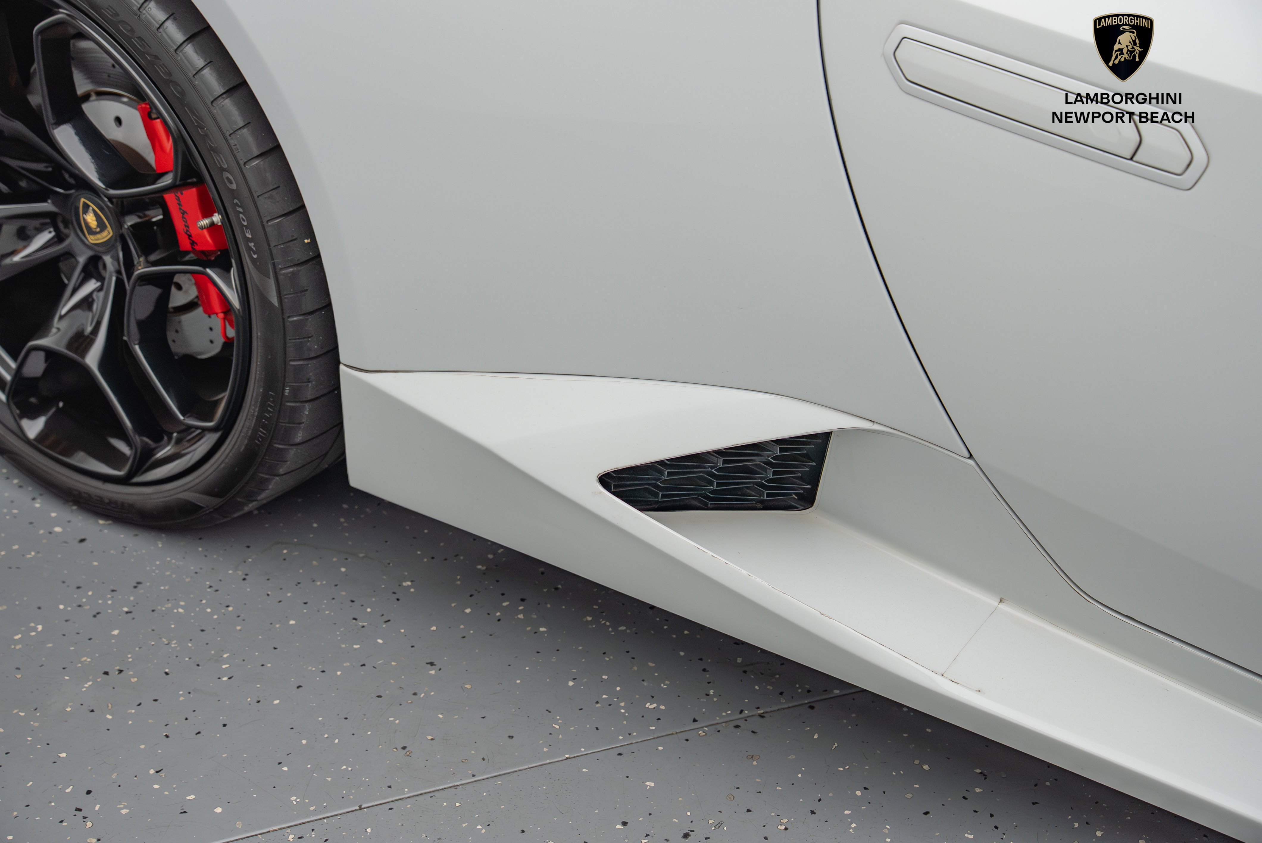 Used 2017 Lamborghini Huracan LP 580-2 image 5