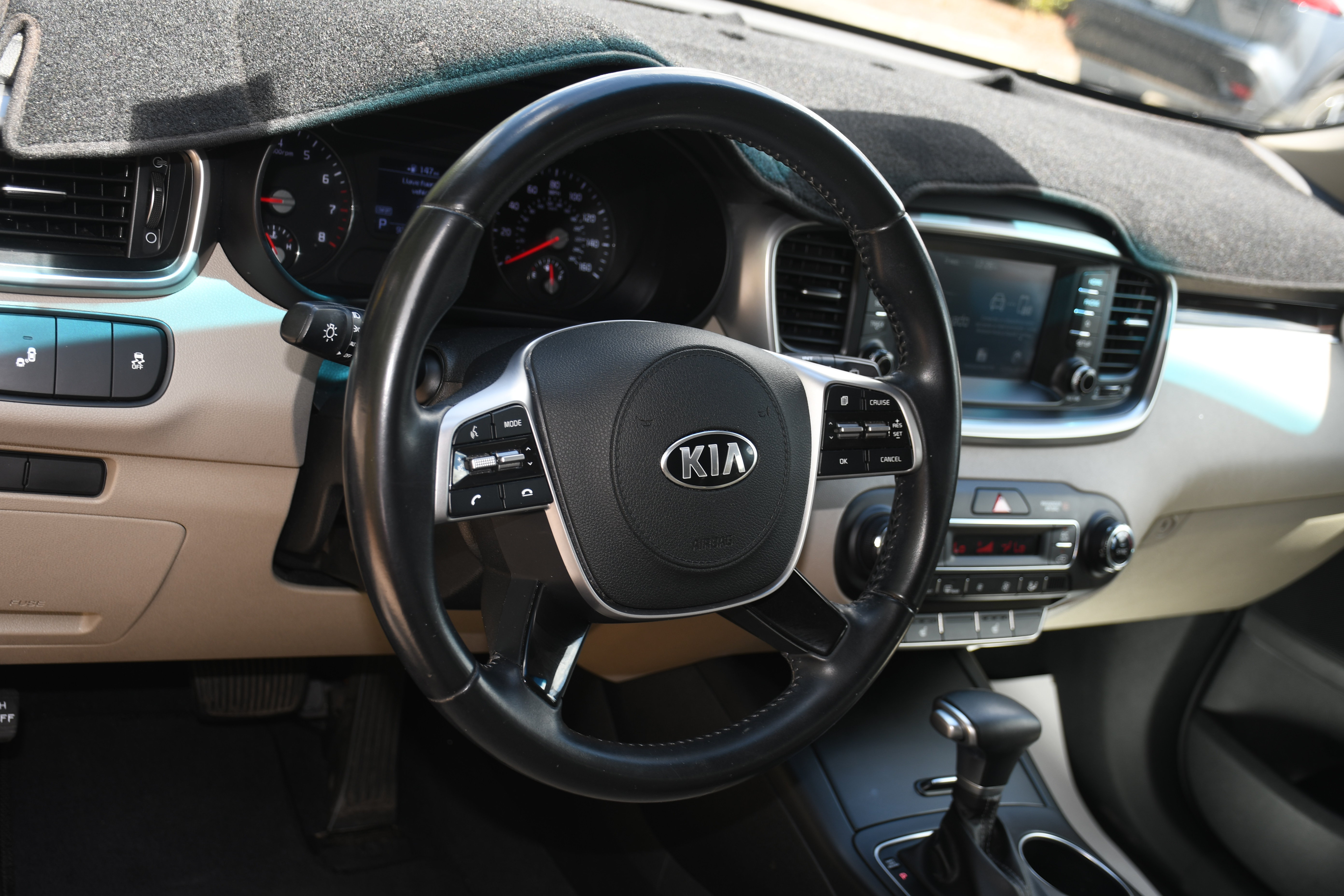 Used 2020 Kia Sorento S FWD image 9
