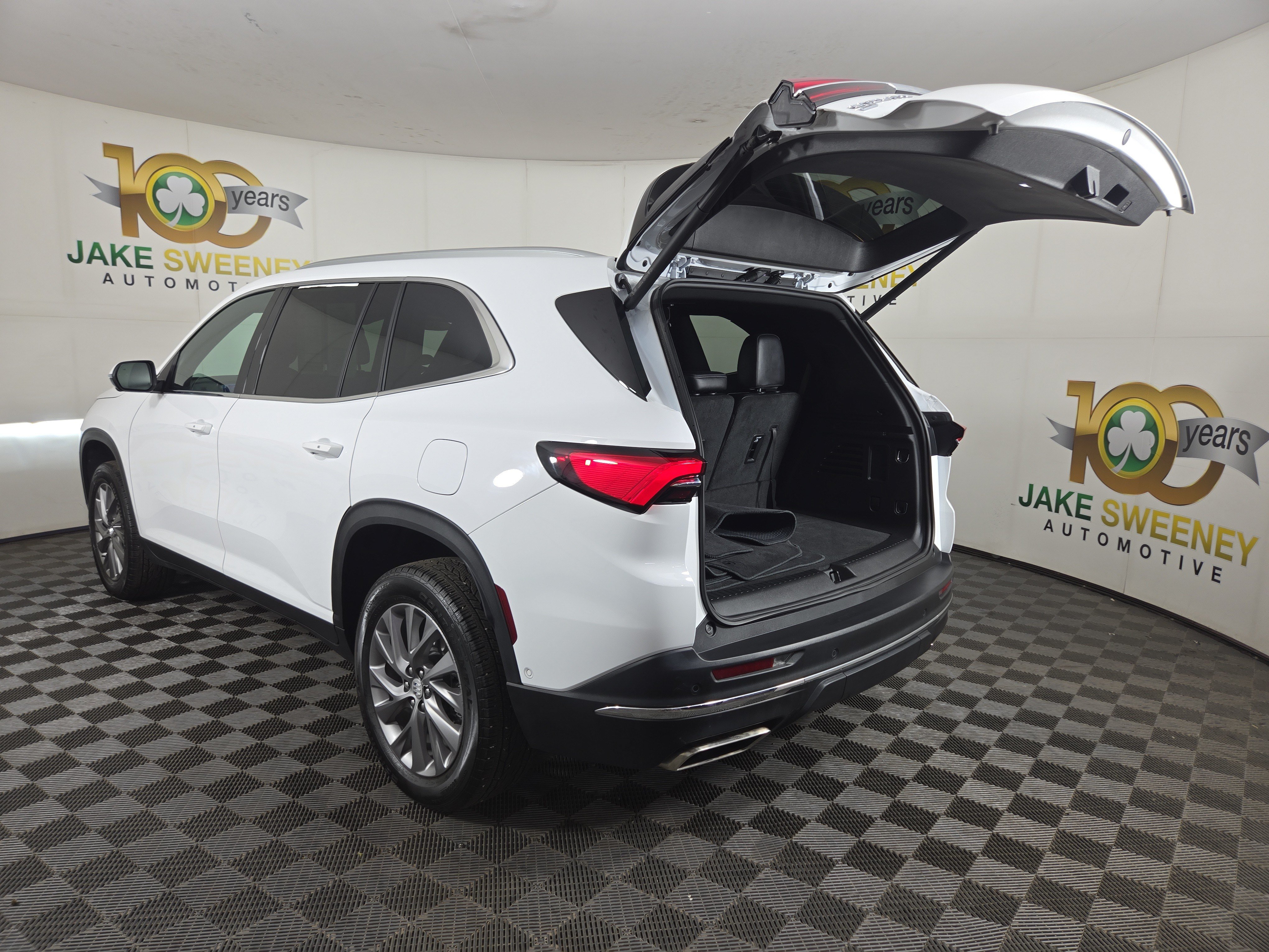 Used 2025 Buick Enclave Preferred w/ Super Cruise Package AWD/4WD image 33